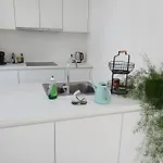 Betsy Met Direct Zeezicht * Ostende