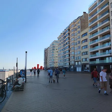 Betsy Met Direct Zeezicht Apartment